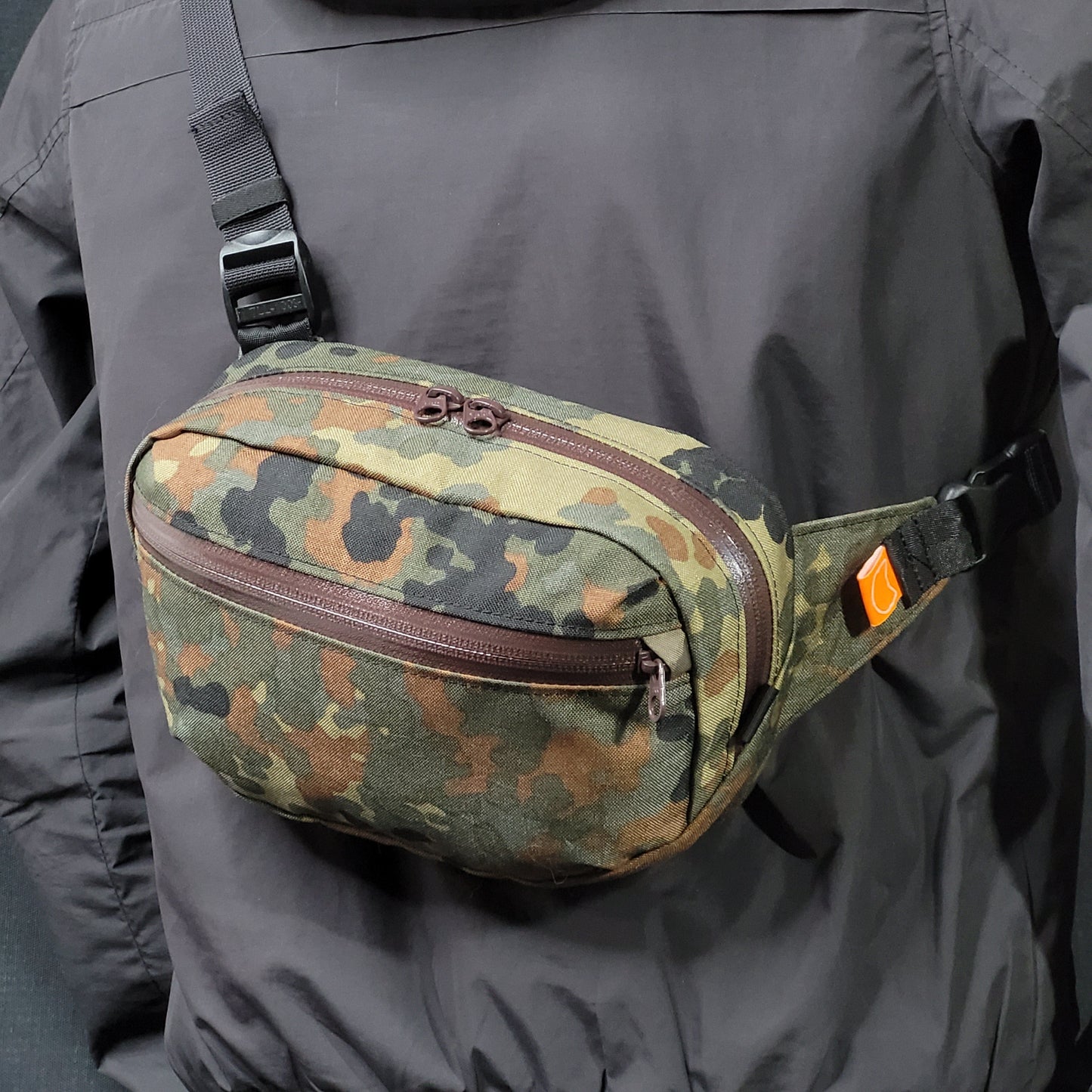 Twist Hip Pack - Custom Colour