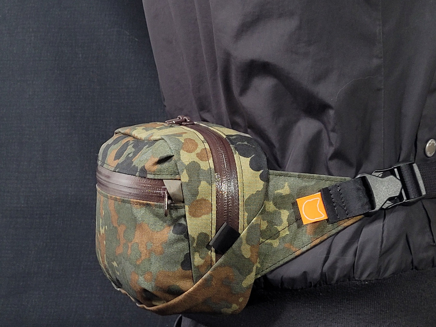 Twist Hip Pack - Custom Colour