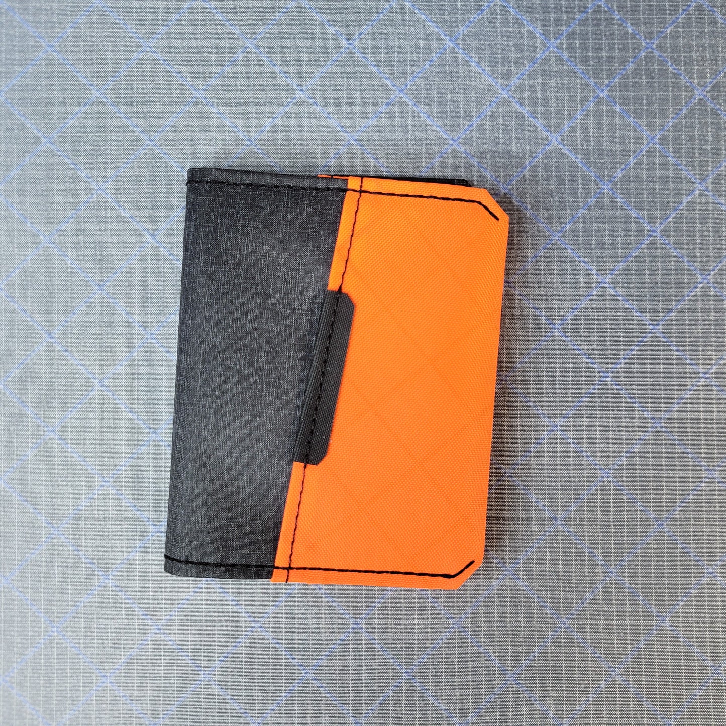 Trace Compact Wallet