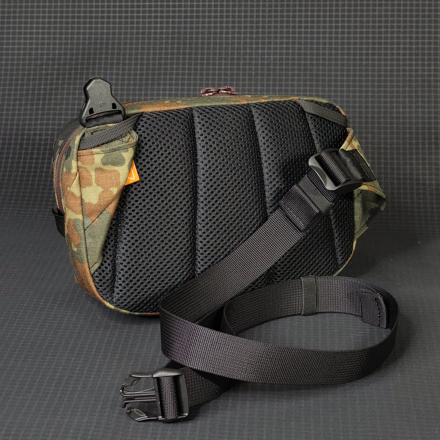Twist Hip Pack - Custom Colour
