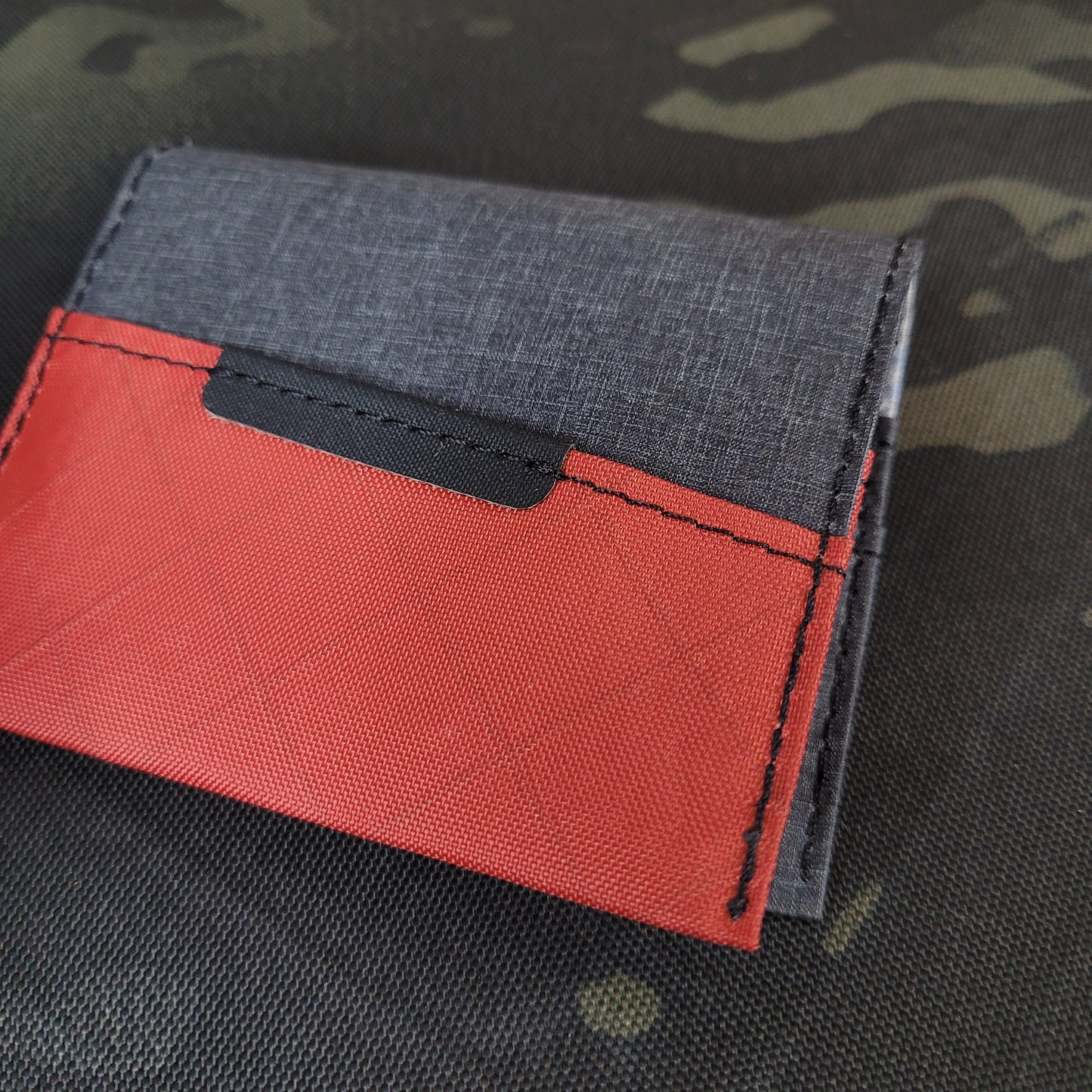 Trace Compact Wallet