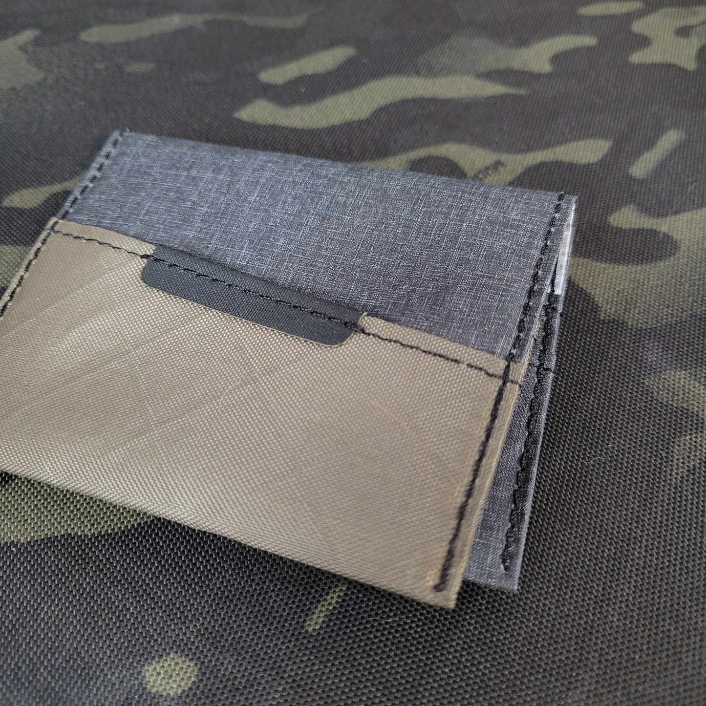 Trace Compact Wallet